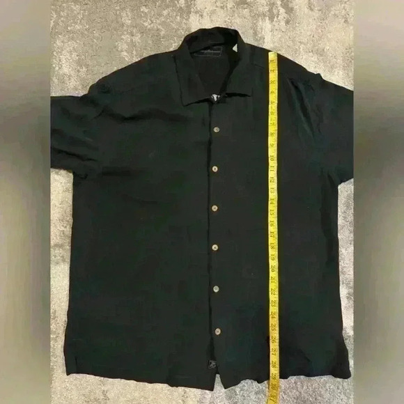 Men’s Black Tommy Bahama Button Down - Picture 7 of 7